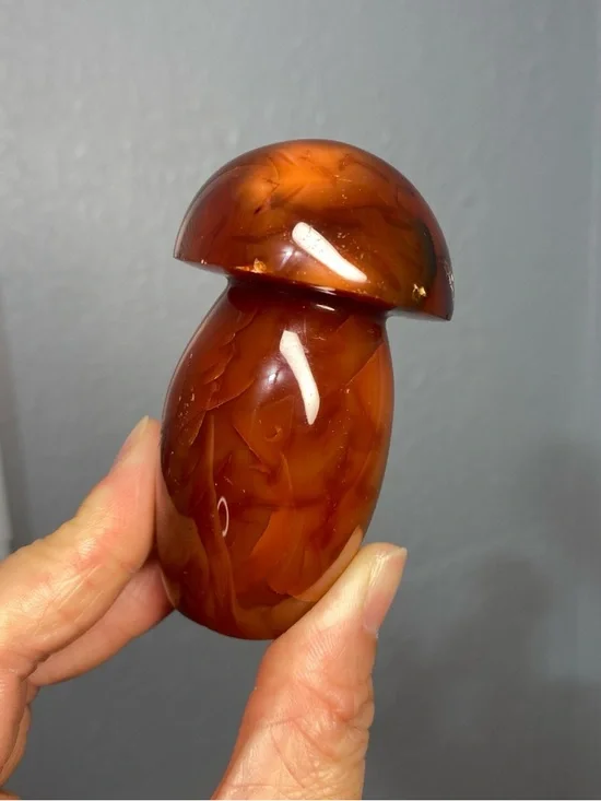 CARNELIAN MUSHROOM CRYSTAL CARVING - Picture 3 of 3